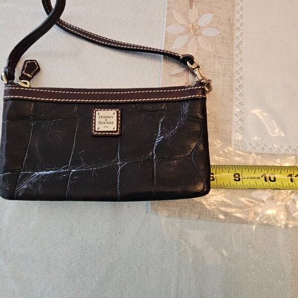 Vintage Brown Croc Embossed Dooney and Bourke Wristlet - Picture 7 of 8